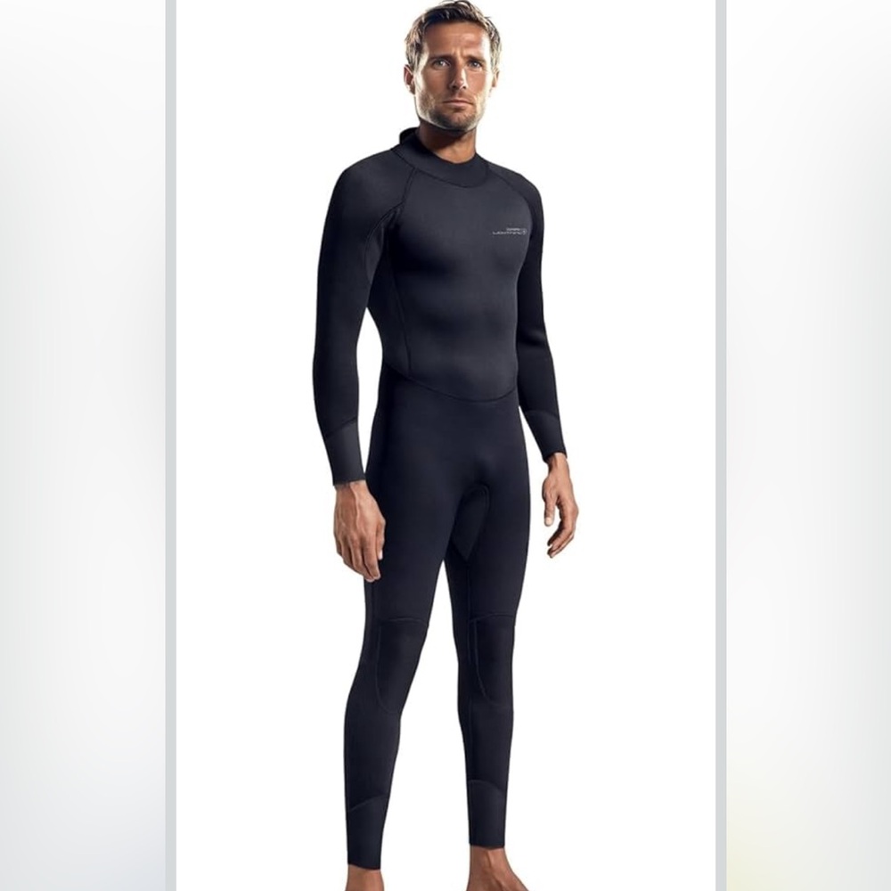 Men's,M, Black Long Sleeve Rash Guard, Wetsuit, Brand: black lightning, NWT